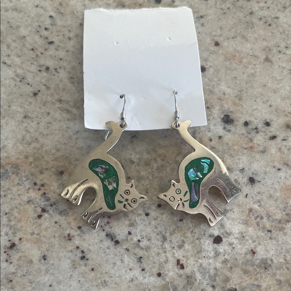 Alpaca Mexico Sterling Silver Abalone Cat Earrings